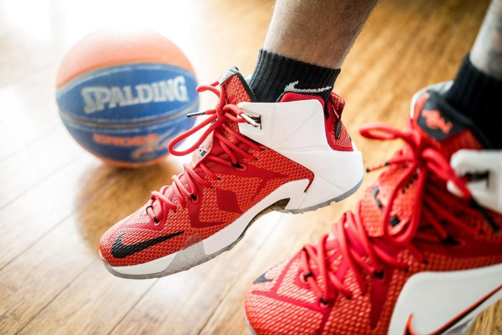 LeBron James calls for resolving the current system of NIL agreements while calling them “lawless”