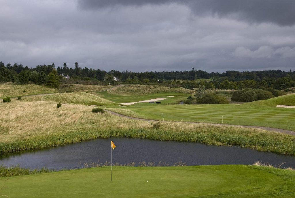 Roy and Potgieter share lead at Rocket Classic; Bradley shoots 68