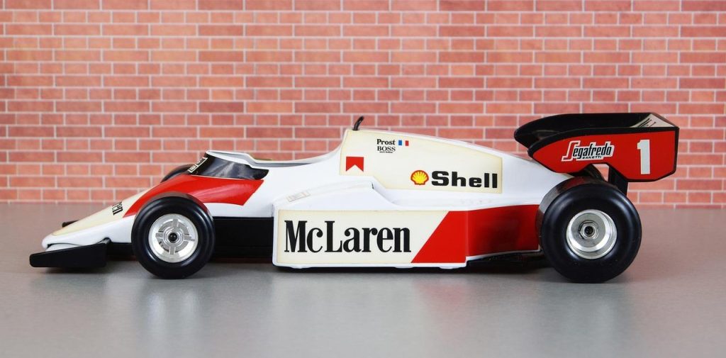 ‘He should be on the 2026 grid!’ – Ireland’s Dunne stars on McLaren debut