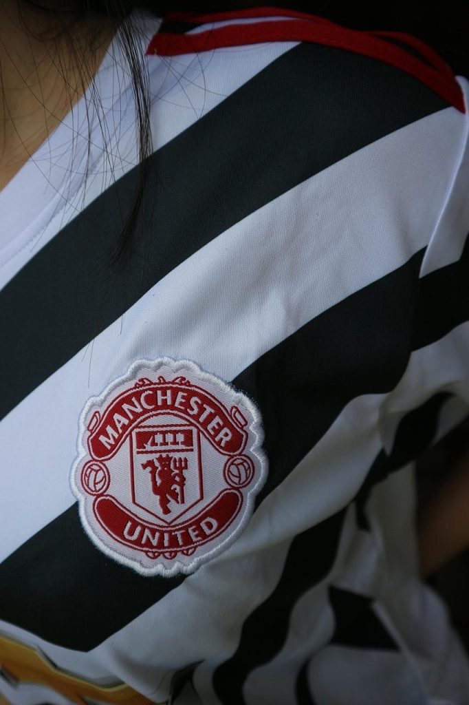Man Utd now negotiating “complex” big-money transfer to sell £200k-p/w star