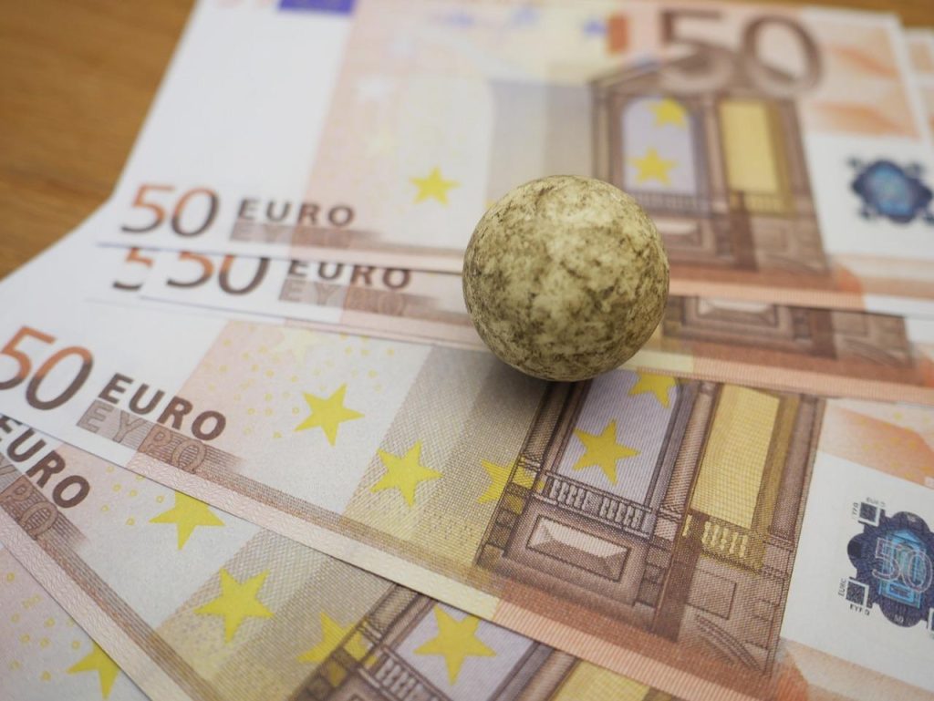 From Free Spins To Free Kicks: Can Casino Bonuses Cross Over To Sports Betting?