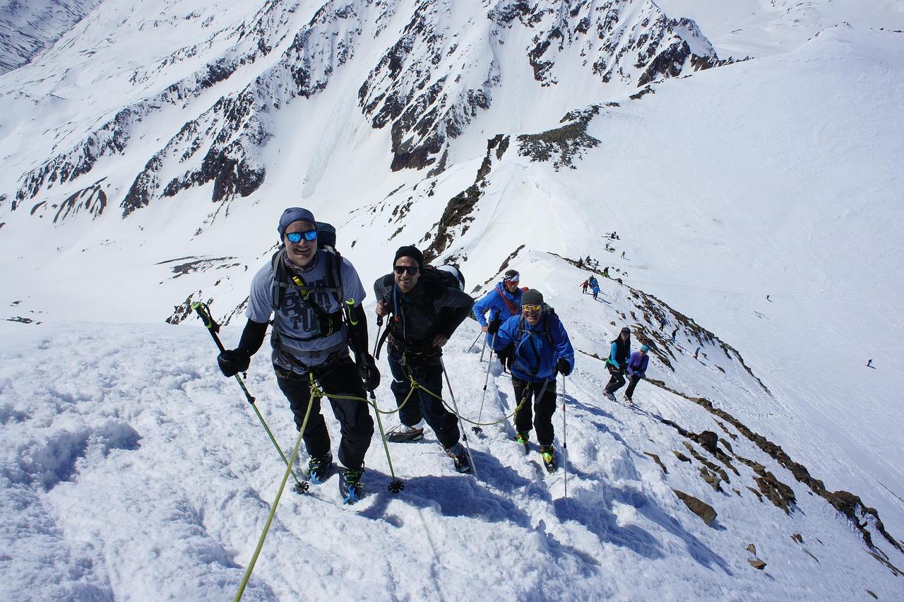 Building Team Trust Through Leadership and Communication