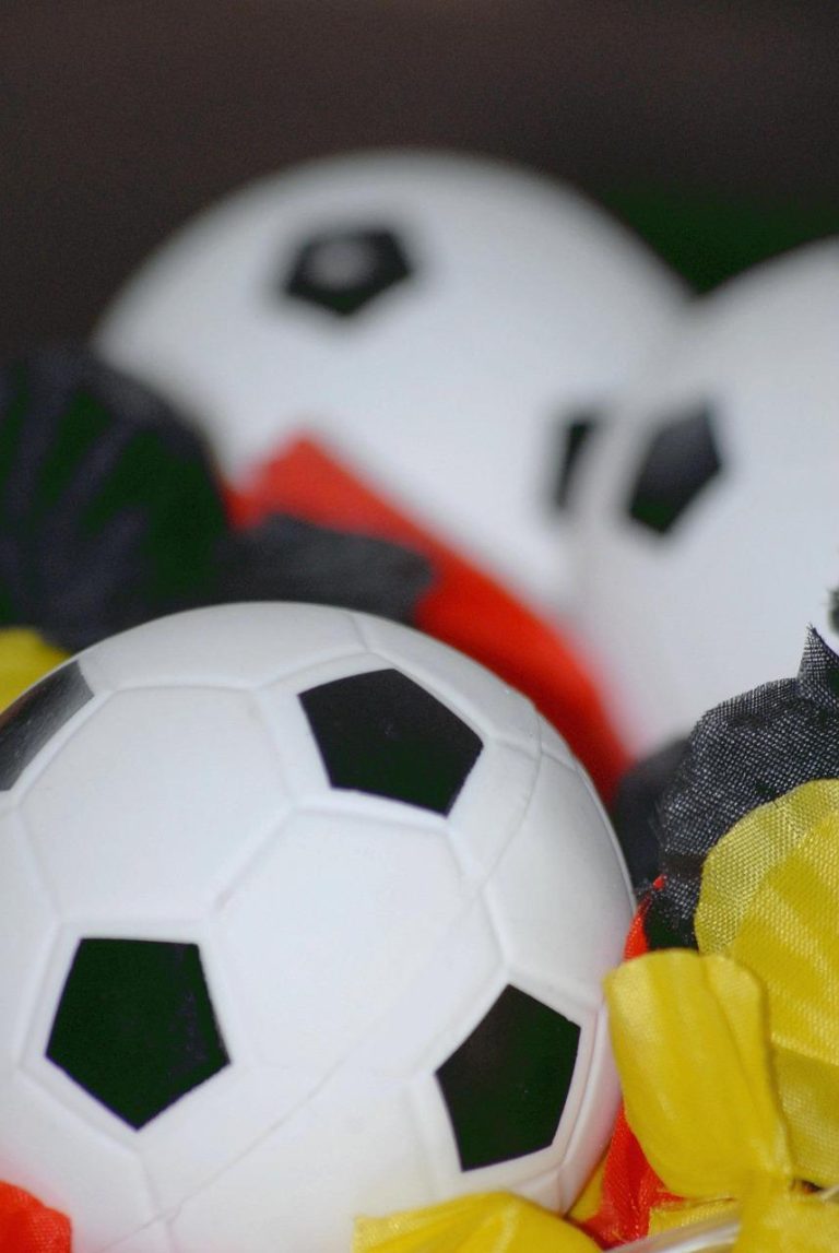 He is 27 years older than Lamine… and is one of the World Cup figures